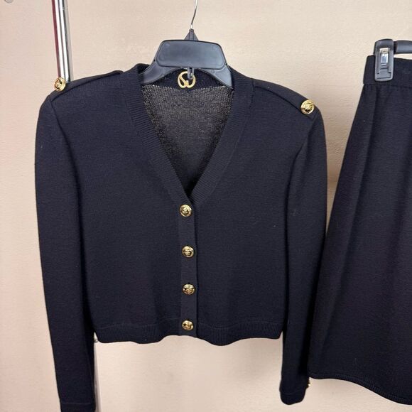 St John Collection Santana Knit Suit Skirt Black Crop Blazer Gold Buttons Small - Picture 2 of 6